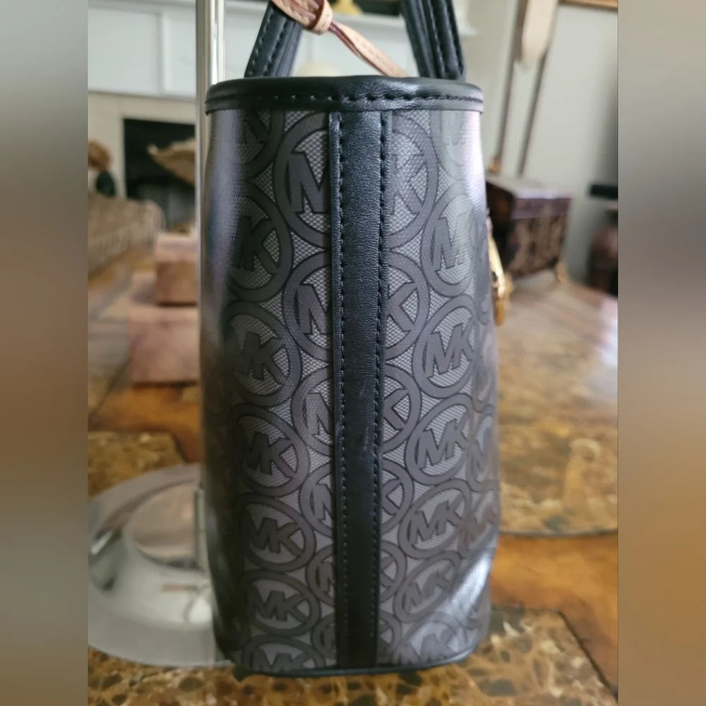 Michael Kors Black Tote Bag - Picture 3 of 9